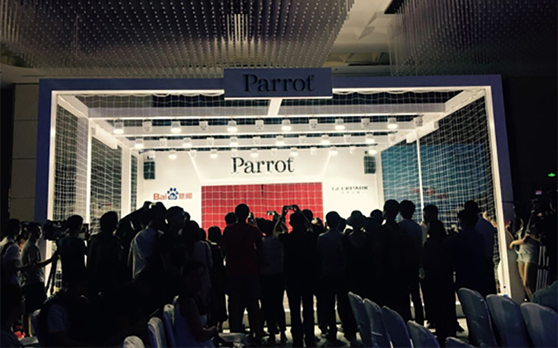 圆桌展览公司观看奇点创新者峰会展台