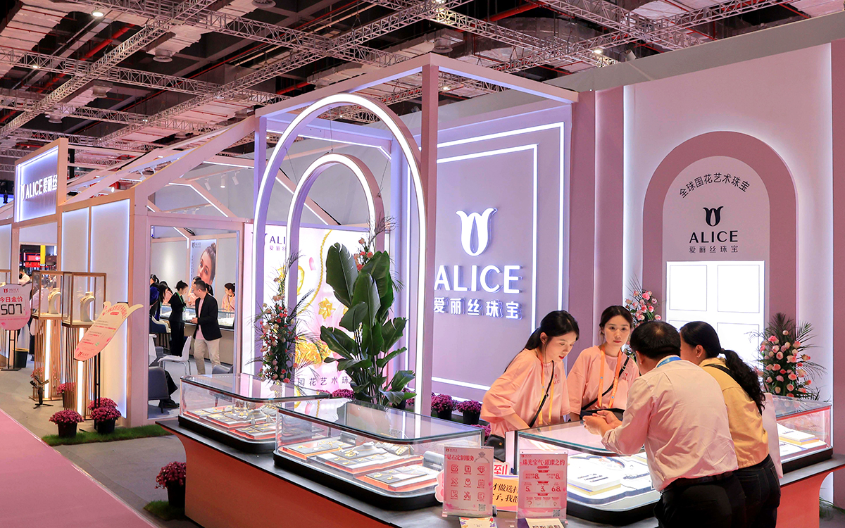 广州珠宝展台设计搭建的色彩搭配有讲究