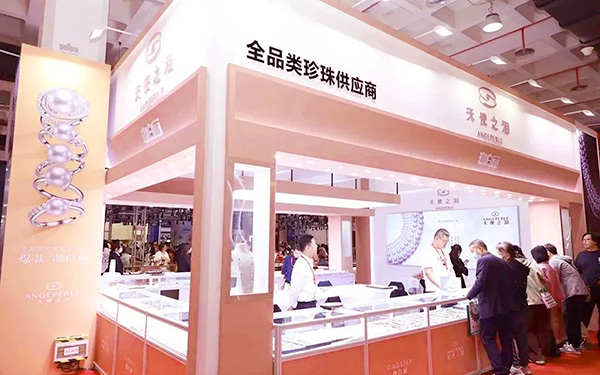 如何通过会展展台设计有效地利用有限的展位面积？
