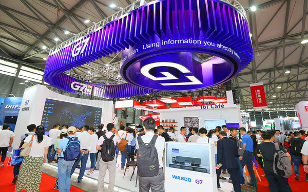怎么样的空间布局能使展览展台设计效果图更好看？