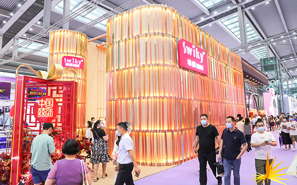 在广州展览展台装修中，如何选用低碳环保的材料？